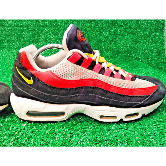 Nike Air Max 95 Essential Sneakers Men\'s Size 10 Red Black Low Cut AT9865-101